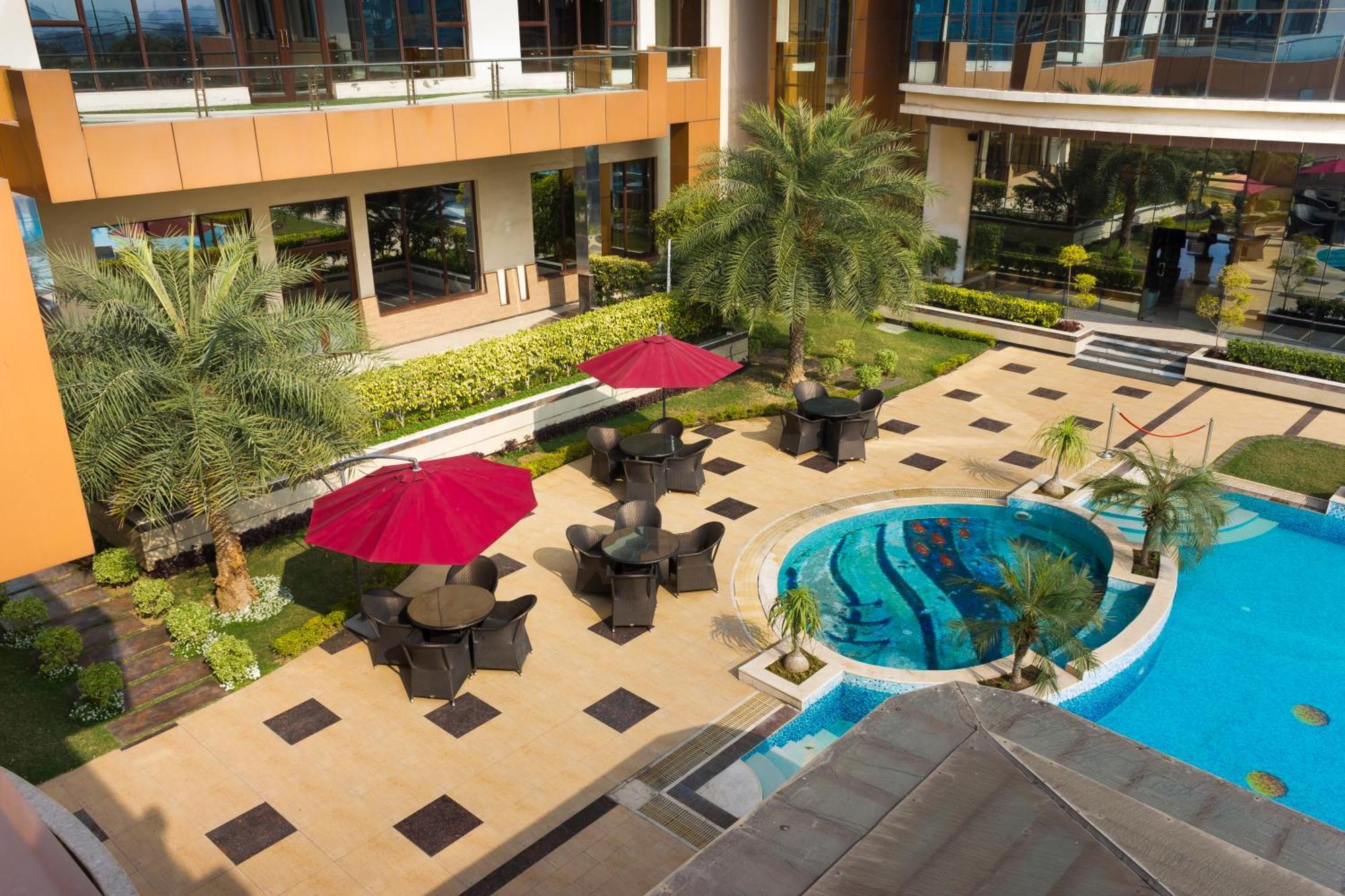 Club Florence Gurgaon Exterior foto
